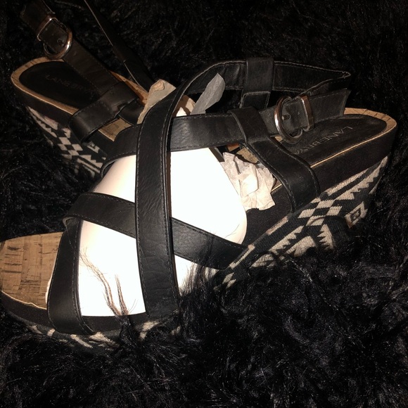 Tribal Print Wedges - Picture 2 of 2